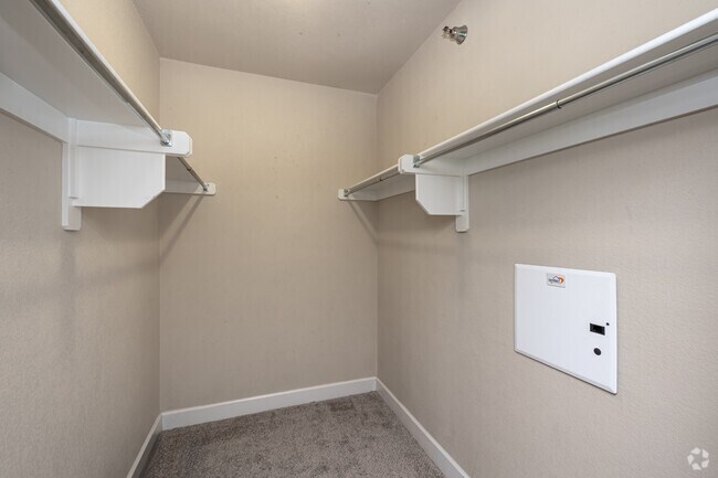 2BR, 2BA - 1,022SF - Primary Closet
