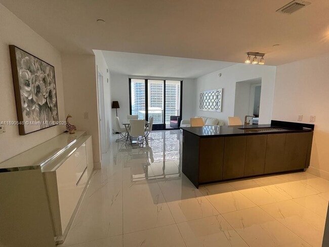 Photo - 1010 Brickell Ave Unit 2704