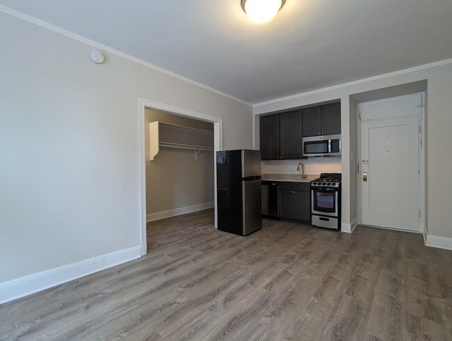 Photo - 3335 W Diversey Ave Unidad 130