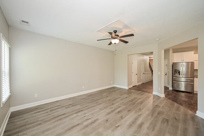 Photo - 1217 Catawba Way