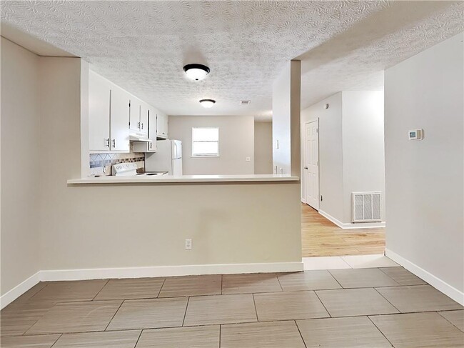 Photo - 1289 Knoll Ct NW