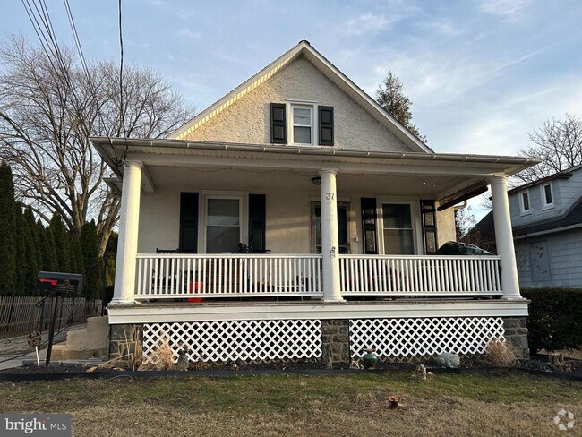 Building Photo - 37 Campbell Ave Rental