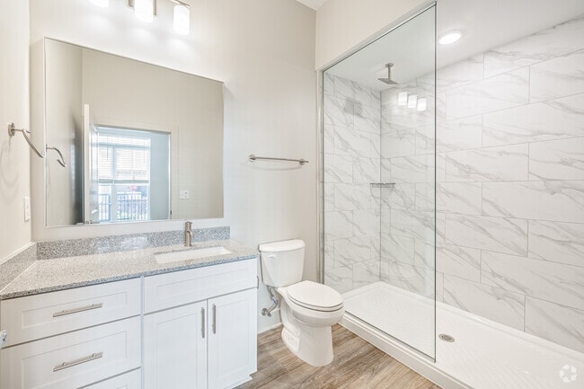 1BR, 1BA - 686SF - Bathroom