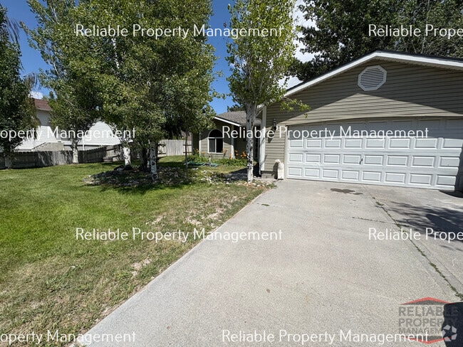 Building Photo - 1799 Ironwood Dr Rental