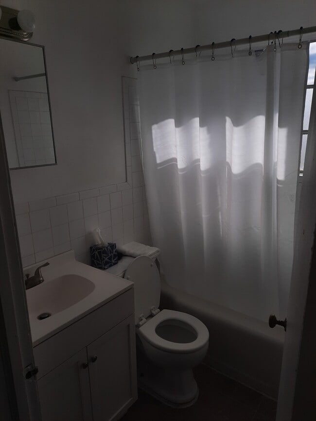 Photo - 4601 Washington Ave SE Unit B