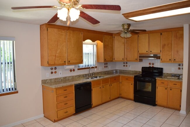 Photo - 333 Gawain Ct