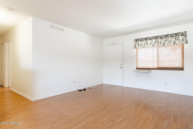 Photo - 4401 N 12th St Unidad 205