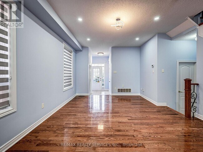 Photo - 114 Rocky Point Crescent