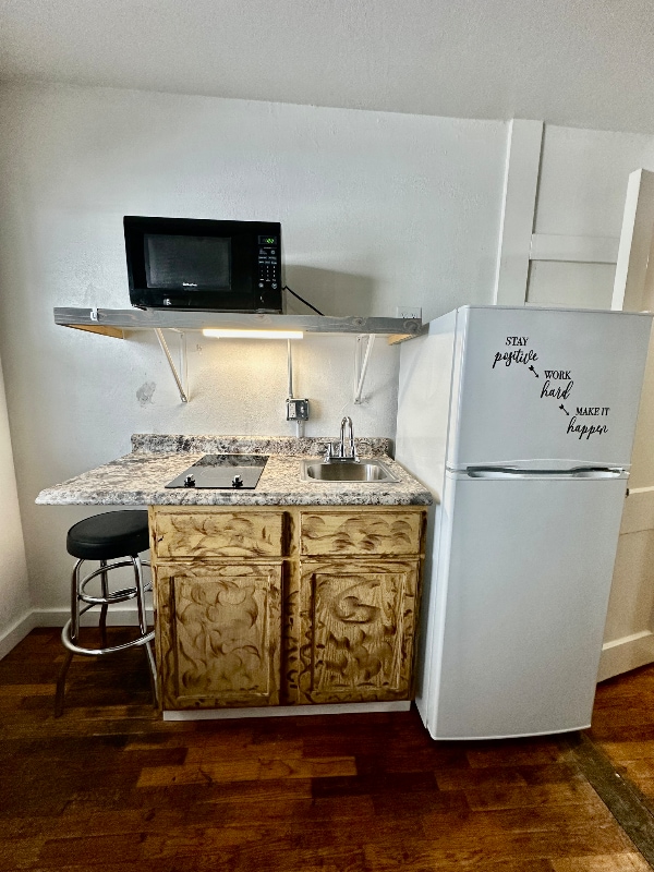 Photo - 210 E North St