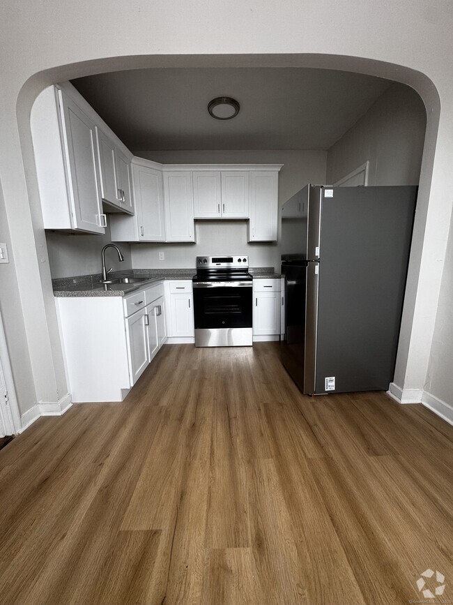 Building Photo - 276 Collins St Rental