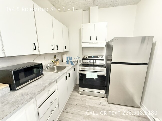 Building Photo - 1-1735 Richmond St