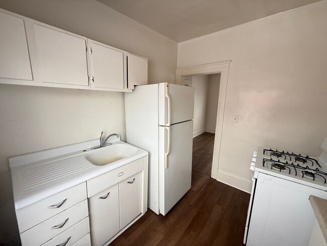 Photo - Ganson St 1101-1105 E w/East Ave 525 &amp; 527 N Unit 527 1/2 - Front Apt #1