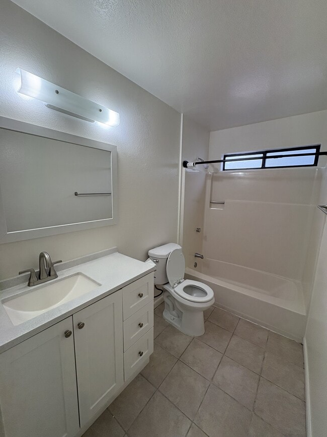 Photo - 228 Courtyards E