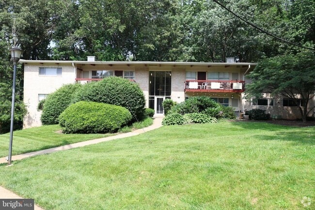 Building Photo - 4325 Americana Dr Unit 202 Rental
