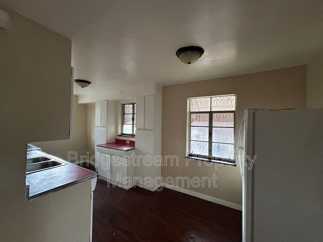 Photo - 960 Sherwood Dr