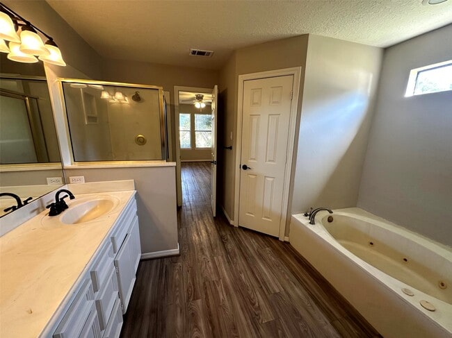 Building Photo - 14870 Cetus Ct