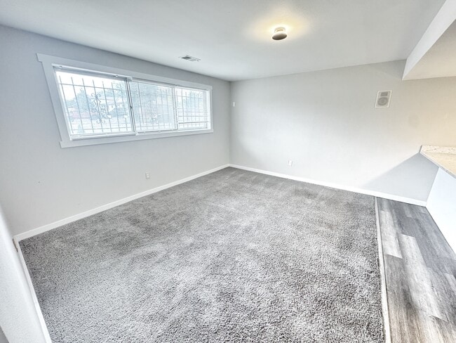 Photo - 15093 E 11th Ave Unidad 1