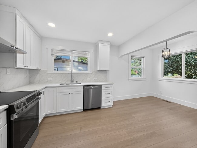 Building Photo - 13337 30th Ave NE