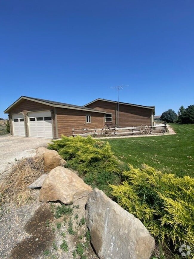 Building Photo - True Western Living On The Snake River Rental