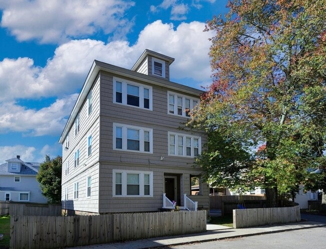 Building Photo - 19 Oliver St Unit 2