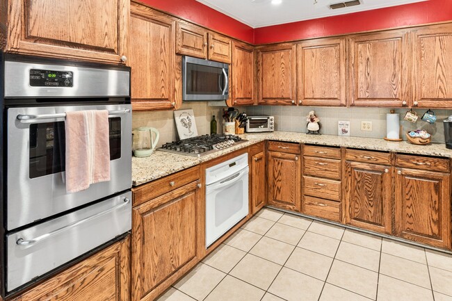 123 Hiett Ln