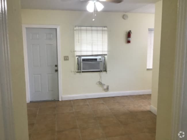 Building Photo - 2441 SW 27th Ave Rental