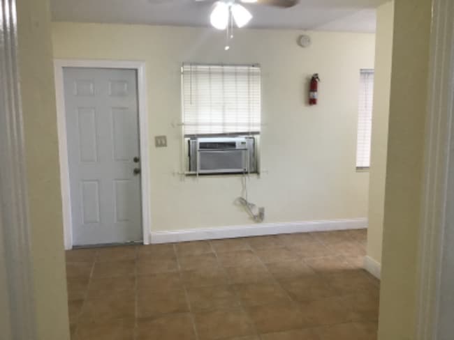 Photo - 2441 SW 27th Ave Apartment Unit 6