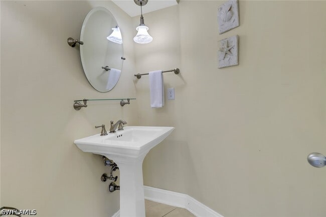 Photo - 701 N Barfield Dr
