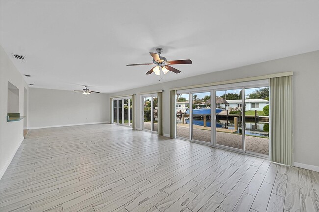 Photo - 211 SE 9th Ct House