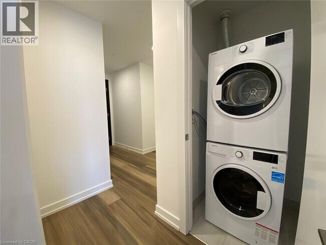 Photo - 15 Wellington St S Unité 1404