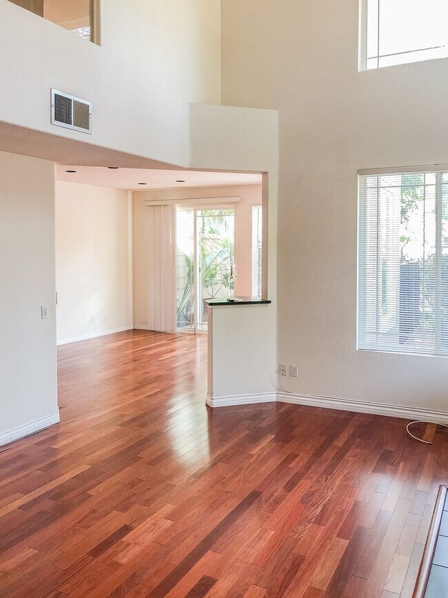 Photo - Beautiful Two-Story 2+ Bed, 3 Bath Townhom...