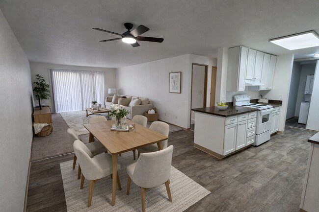 Photo - Lakeview Court Apartments