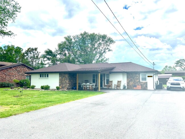 Photo - 600 Kimlyn Ave House