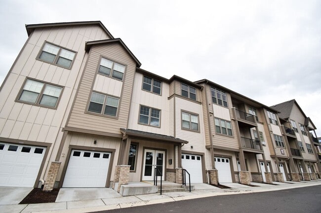 Building Photo - CHA16417 Unit 104