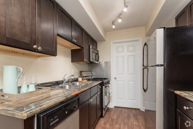 1BR, 1BA - 735 SF - Meridian Bay Apartments