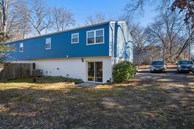 Photo - Elegant & Modern Home with Beautiful Interior