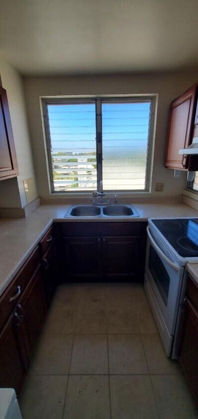 Hidden Gem Location ... Secured 1 bedroom! - Hidden Gem Location ... Secured 1 bedroom!