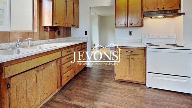 Photo - Charming 5-bedroom home near shopping, parks, and University of Puget Sound - Minutes from Cheney...