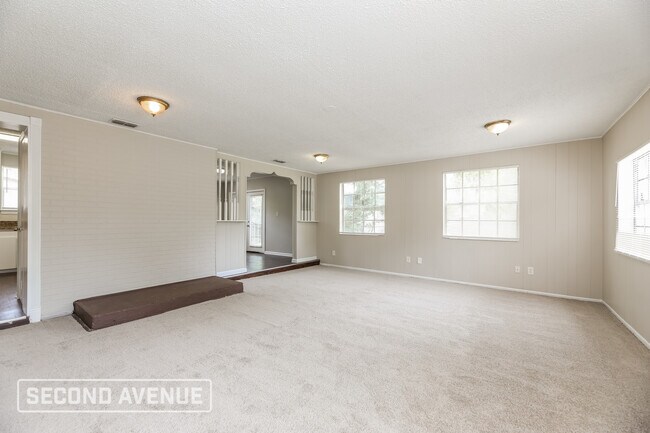 Photo - 1021 Lake Forest Blvd