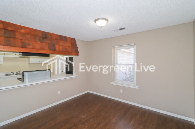 Photo - 3434 Hallshire Dr