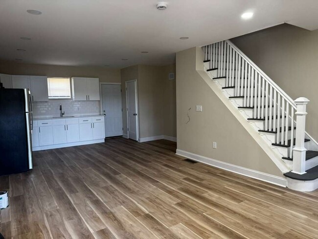 Photo - 114 E Ruscomb St