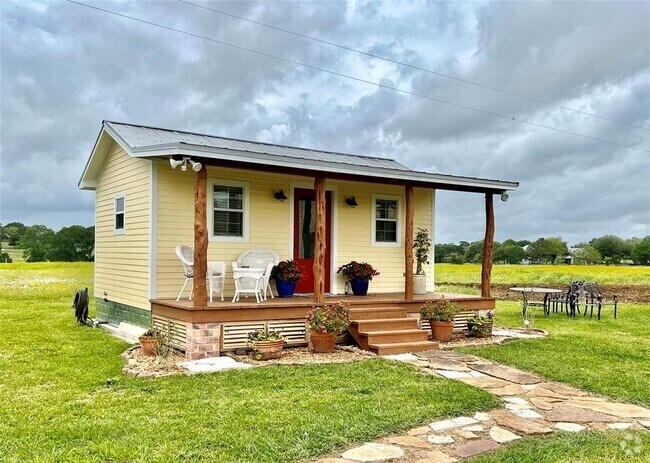 Building Photo - 6055 Trackside Rd Rental