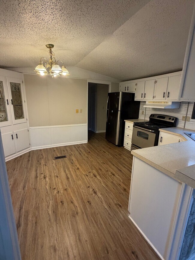 114 N Kornegay Ave