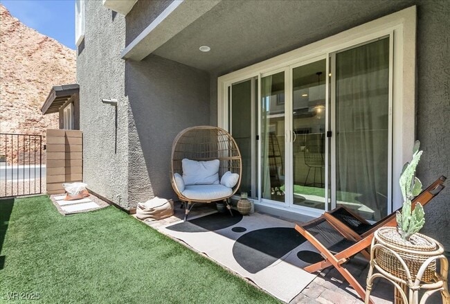 Photo - 92 Kimberlite Dr