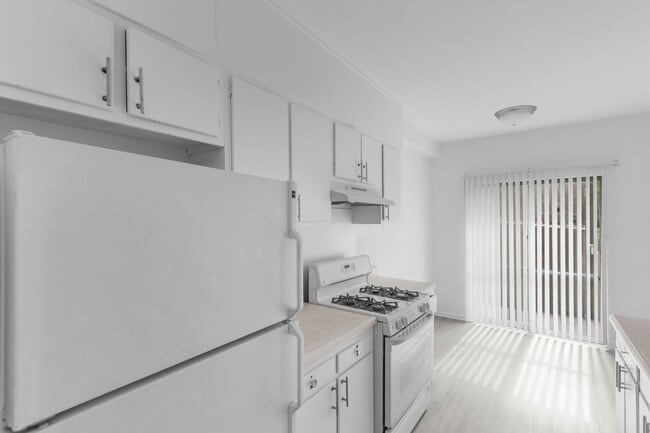 Photo - Oakmont Apartments