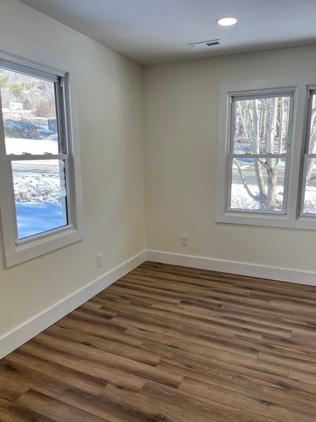 Photo - Charming 2 bedroom Cottage