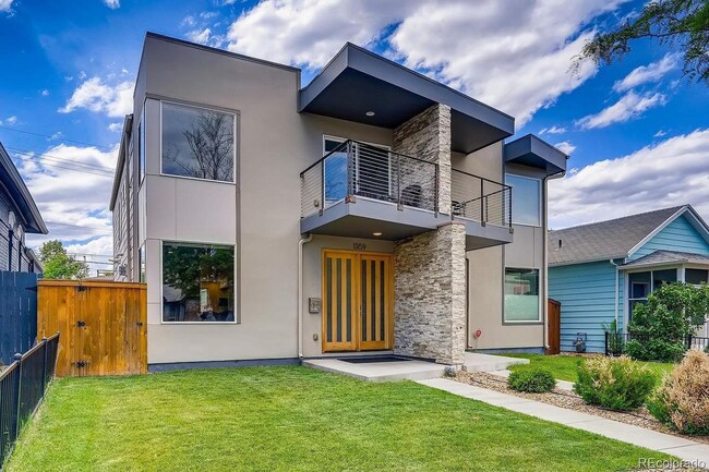 Building Photo - Beautiful 3 bedroom, 3 bath, READY NOW! Rental