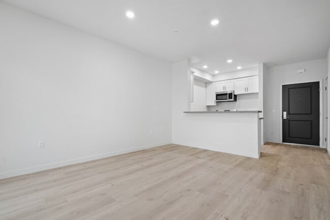 Photo - Yaya Columbus