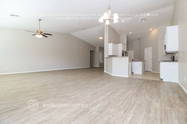 2015 W Carson Rd