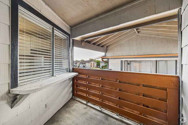 1BR, 1BA - 425SF - Balcony